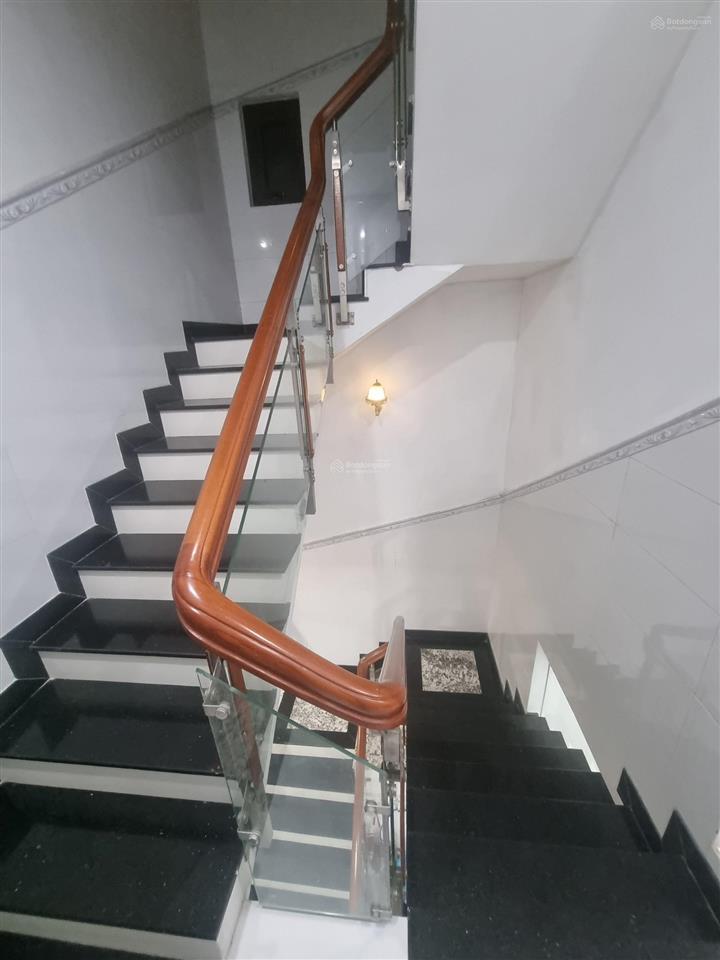 Bán nhà mặt tiền kinh doanh  4 tầng  100m2  5pn  nở hậu tài lộc  trần thị hè  chỉ 7.5 tỷ