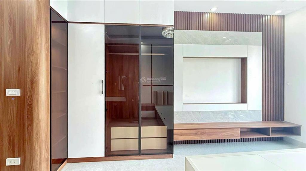 4.7 tỷ  35m2 phú lương. nhà 5 tầng, 6ngủ, tiện cho sinh viên thuê. vị trí ngay sát đại học đại nam