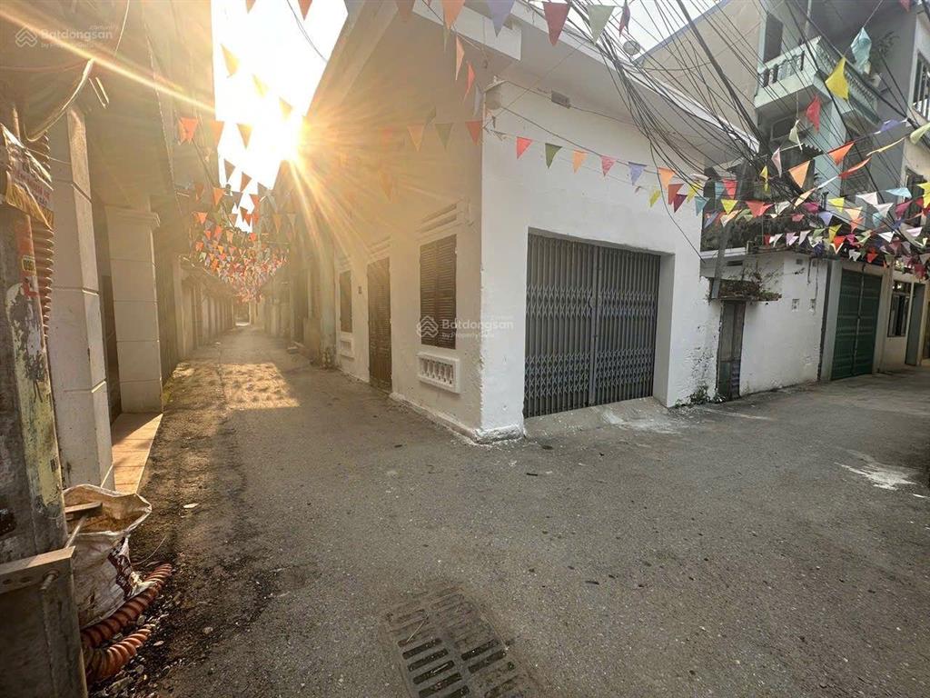 Bán đất tặng nhà tt vân đình thôn thanh ấm  xóm bách hoá 73,6m giá 2,8 tỷ