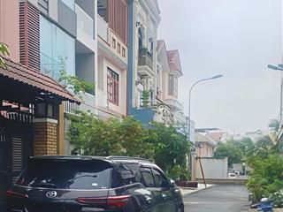 Nhà 3 tầng ô tô ngủ nhà ngay tô ngọc vân linh đông 9tỷ