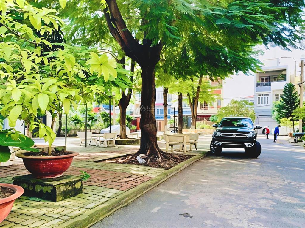 Nhà 5 tầng khu phân lô hoàng diệu 2, thủ đức, đh ngân hàng giá 10 tỷ.