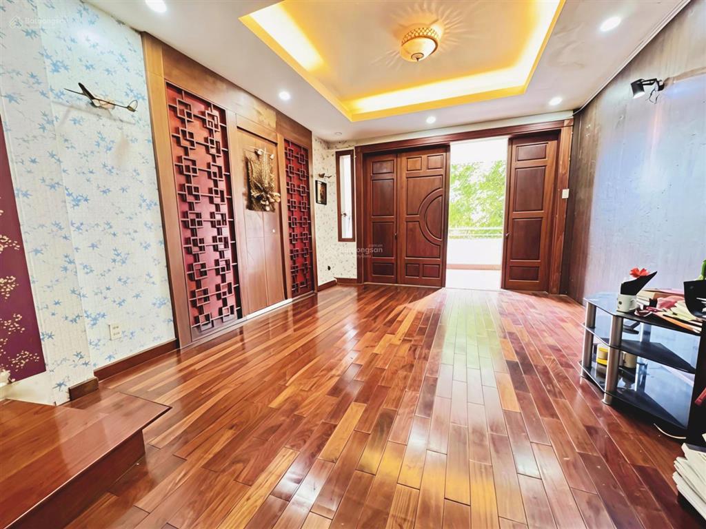 Nhà 5 tầng khu phân lô hoàng diệu 2, thủ đức, đh ngân hàng giá 10 tỷ.