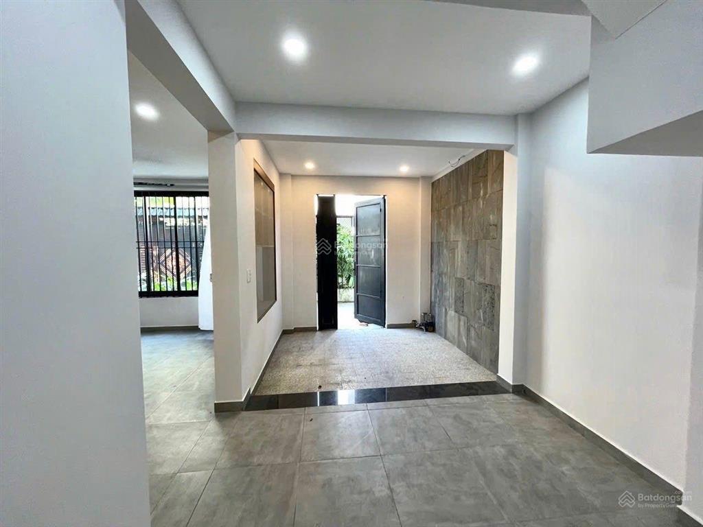 Nhà mới mặt tiền 4 tầng đường số 9, (linh tây cũ) phạm văn đồng nhỉnh 7,5 tỷ.