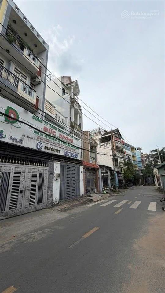 Bán nhà  đường sổ 8. lê văn quới. p. bịnh hưng hòa a. quận bình tân.
dt 8 x 10 giá 6.6 tỷ