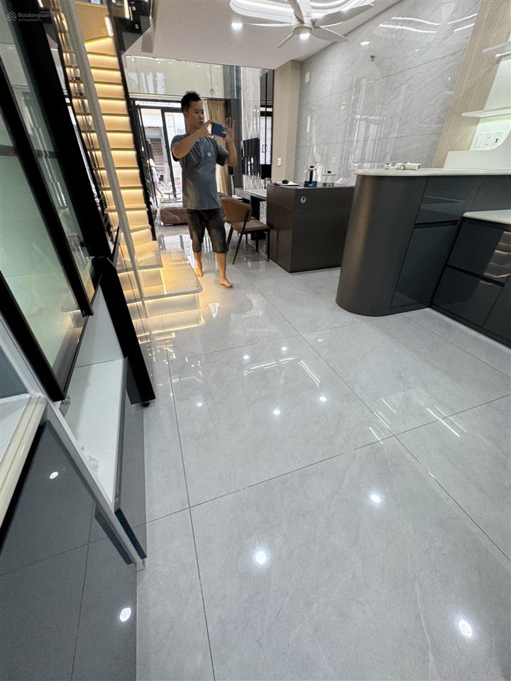 Khu phân lô dân trí 5 tầng full nội thất hẻm xe hơi giáp tên lửa chỉ 7 tỷ rưỡi
