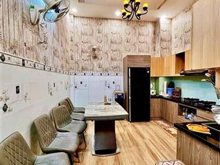 Siêu phẩm 5 tầng kế bên khu vip tên lửa nhỉnh 5 tỷ tl