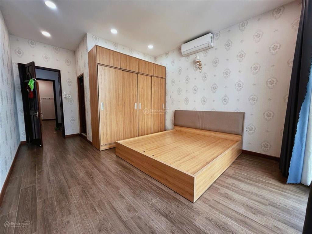 Siêu phẩm 5 tầng kế bên khu vip tên lửa nhỉnh 5 tỷ tl