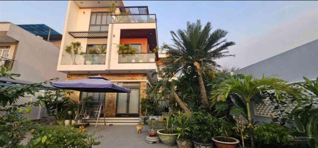Biệt thự nghỉ dưỡng sân vườn hơn 300m2 chỉ nhỉnh hơn 8tỷ  gần ngay chợ xuân thới thượng  hóc môn