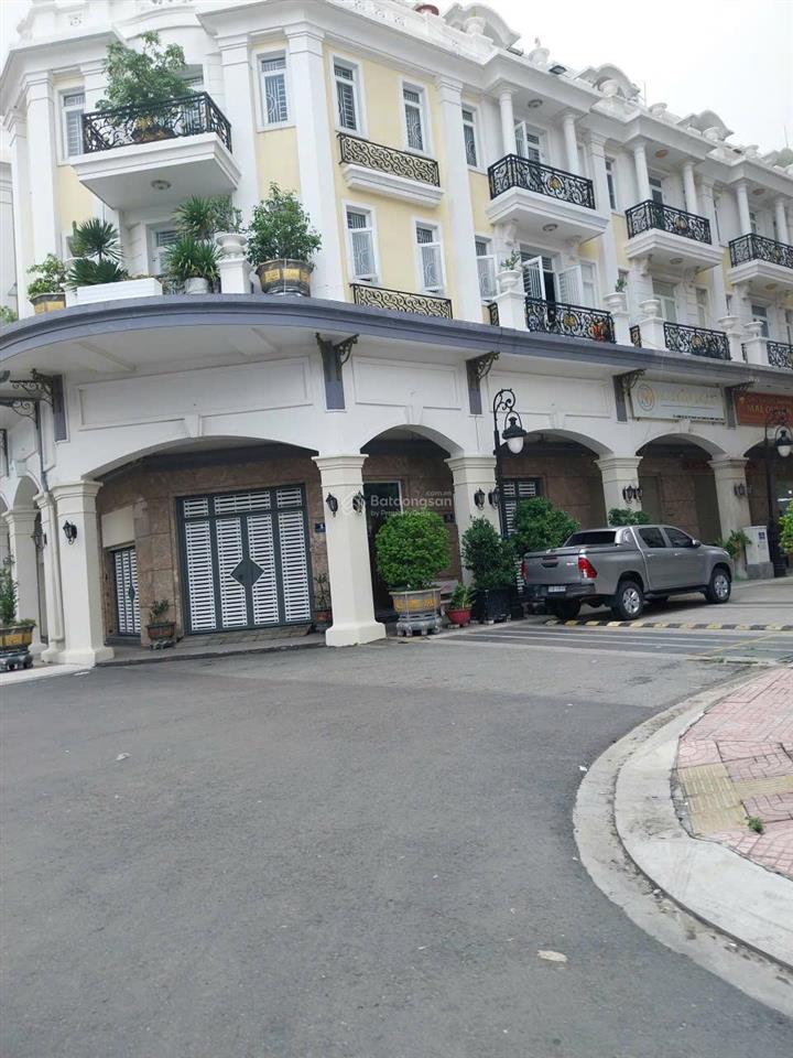 Cần bán căn hộ shophouse nhà thô  khu vực pegasuit vip q8  118m