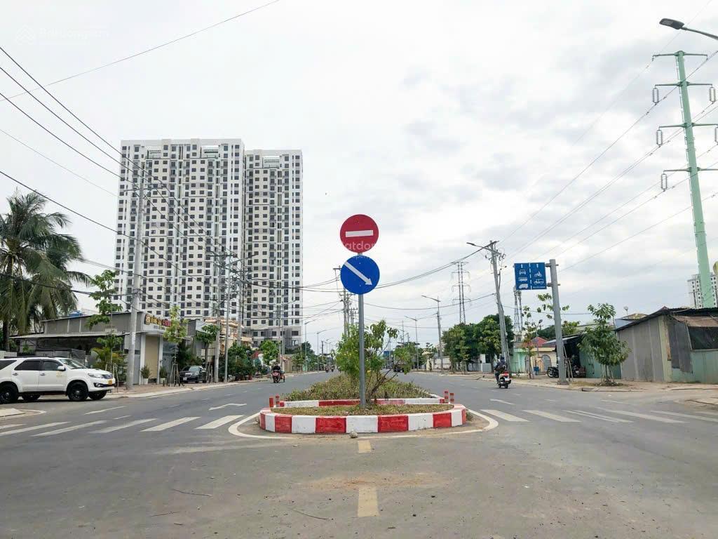 Cần bán căn hộ shophouse nhà thô  khu vực pegasuit vip q8  118m