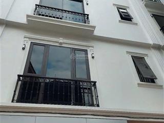 Bán nhà ở là khê, hà đông, diện tích 33m2, giá 9 tỷ.