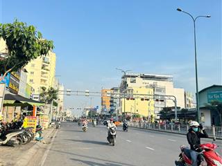 Mặt tiền dương quảng hàm q. gò vấp dt 87,2m trệt 2 lầu sân thượng giá tốt nhất khu vực