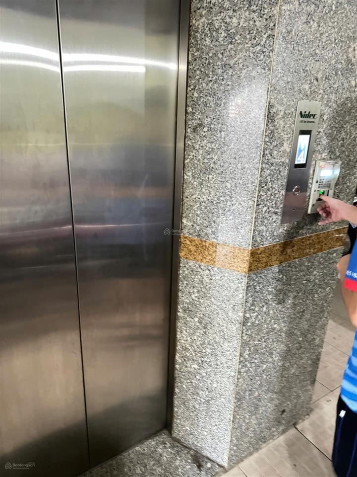 Tòa chdv hầm 6 tầng khai thác 200tr/tháng ngay sát tòa nhà ttc p. 26 bình thạnh, bán chỉ 32 tỷ tl
