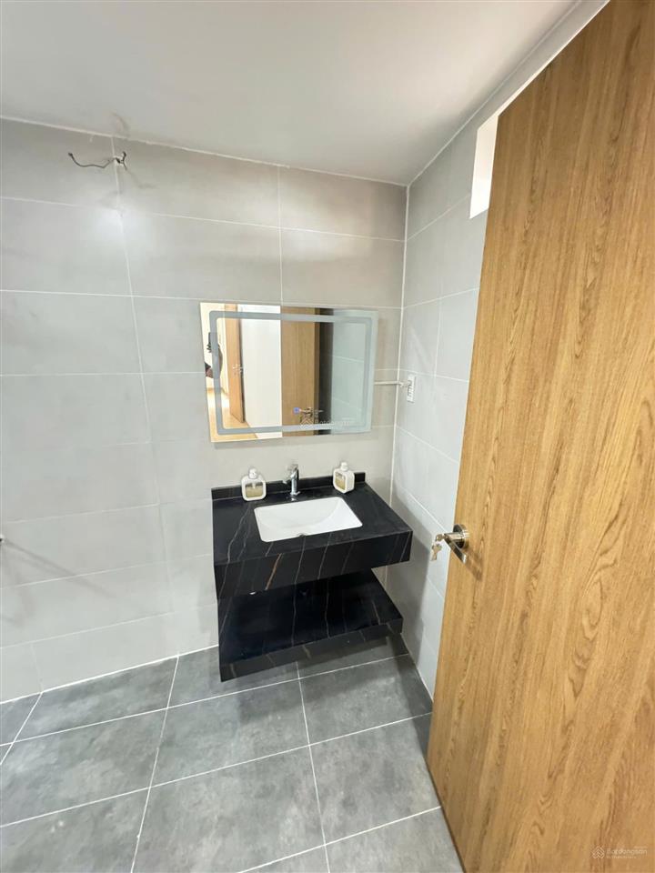 Chdv góc 2mt ngang 6,5m ngay cổng sân bay tân sơn nhất, 117m2, 5 tầng bán 23 tỷ tl