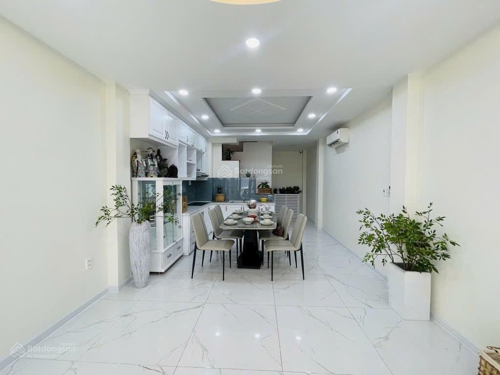 Hạ gấp 2 tỷ nhà đẹp hẻm oto thông 5 tầng btct  ngang 4x10m(41m2) chính chủ xây kiên cố