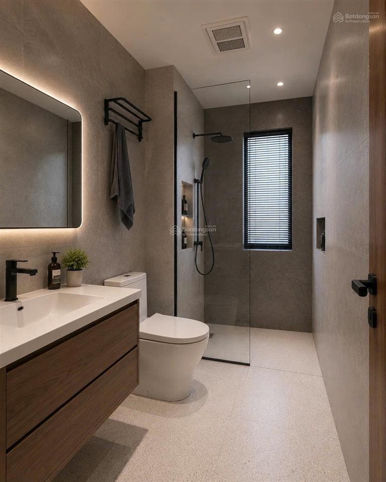Căn hộ 1 phòng ngủ mới, full nội thất, cửa sổ giếng trời. ngay đh uef, cầu ba son