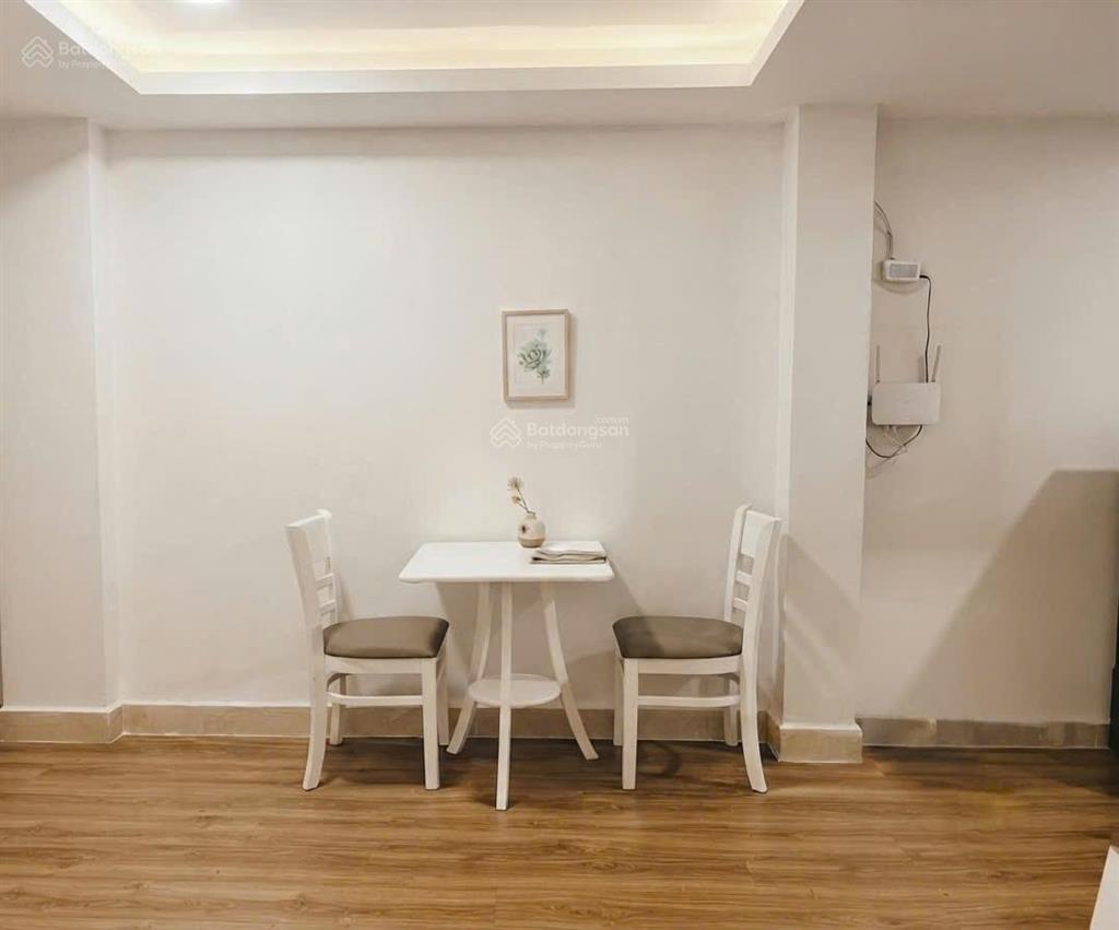 Khai trương căn hộ 2 phòng ngủ mới. full nội thất, giặt riêng, ở 24 người. ngay đh uef, cầu bason