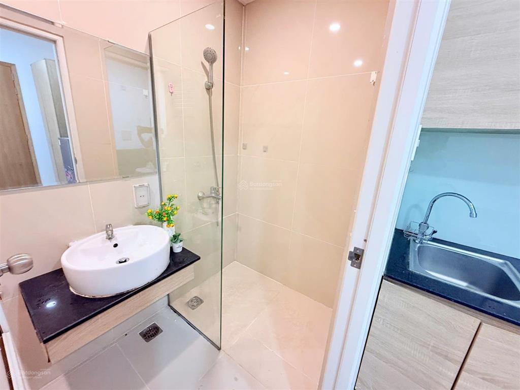 Căn hộ studio full nội thất, cửa sổ lớn. toà nhà thang máy, giặt sấy. ngay bason, đh hutech, gtvt