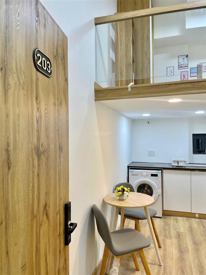 Duplex full nội thất ở 23 người. tòa thang máy, giặt riêng. ngay đh ngoại thương, hutech, uef