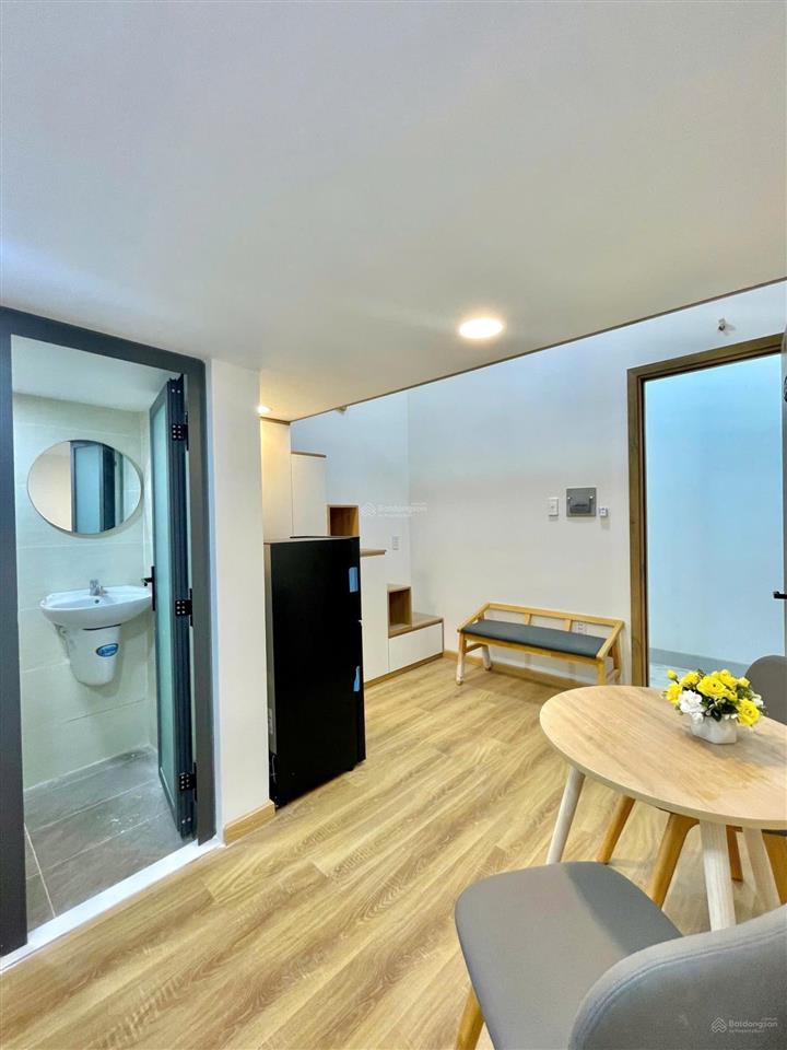 Duplex full nội thất ở 23 người. tòa thang máy, giặt riêng. ngay đh ngoại thương, hutech, uef