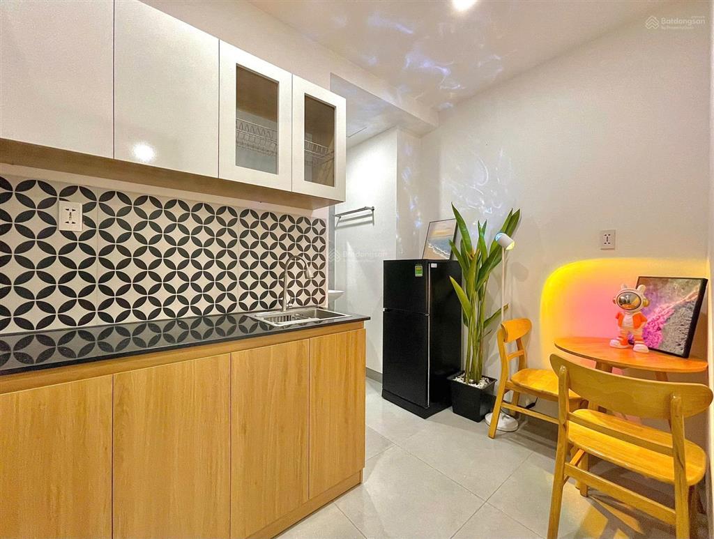 1 phòng ngủ tách bếp, full nội thất, giặt riêng, thang máy. ngay richmond, vincom nguyễn xí