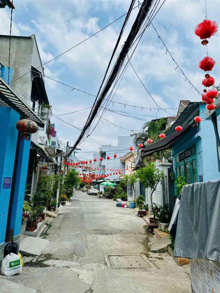 80m²  shr  5 tỷ 2  xe hơi tránh cạnh nhà thi đấu đa năng q7  2 tầng 3pn