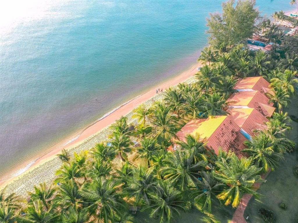 Bán lô góc 180m2 trục chính làng tây cửa lấptrần hưng đạo. kinh doanh du lịch rất tốt.