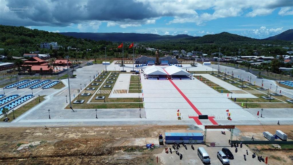 Cần bán lô 120m2 view công viên, tđc khu phố 10, cạnh quảng trường hcm, trường cấp 3. giá quá tốt