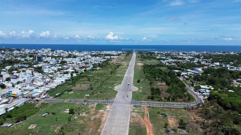 Cần bán lô 120m2 view công viên, tđc khu phố 10, cạnh quảng trường hcm, trường cấp 3. giá quá tốt