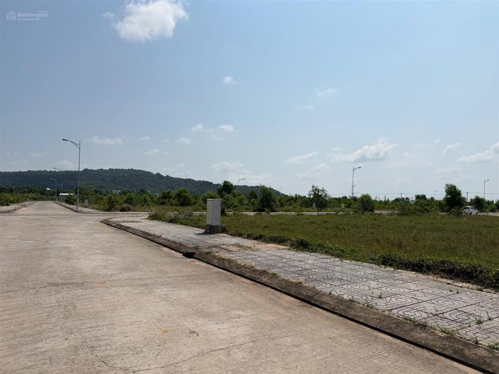 Bán lô góc siêu phẩm 192m2 dự án cán bộ hải quân vùng 5. đường trục chính 20m, cách bãi biển 400m