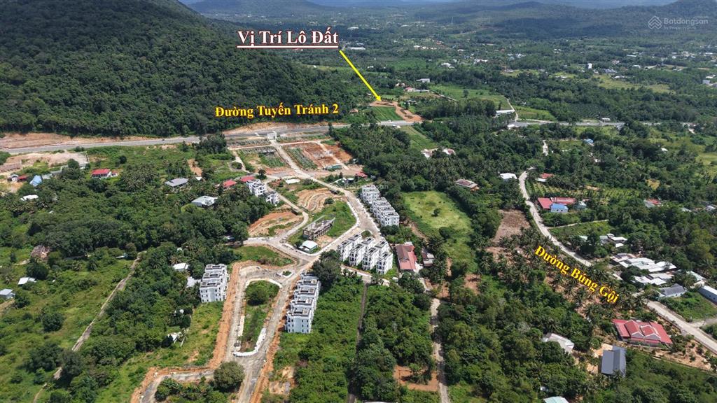 Bán 3500m2 đất đồi cao, view đẹp. ngay búng gội giao đường tuyến tránh 2, làm khu villas cực kỳ đẹp