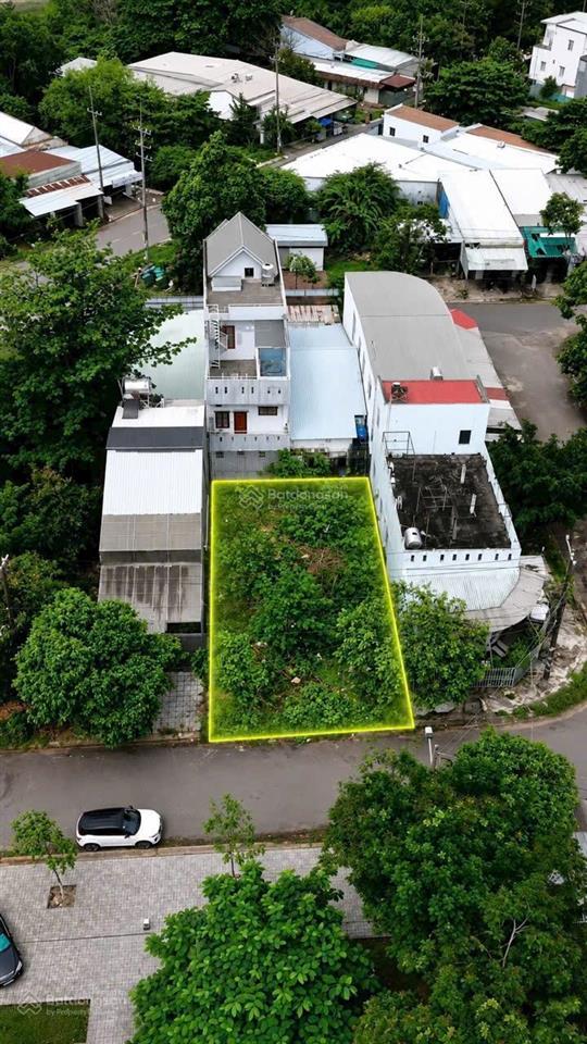 Bán 1 cặp liền kề tổng 240m2 tđc khu phố 10. ngay sát quảng trường hcm, cạnh siêu dự án sân bay cũ