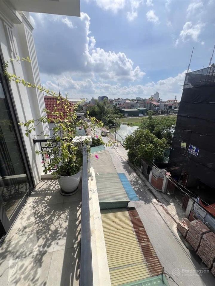 Nhà long biên, 90m2, 5 tầng mt 5m, 17.95 tỷ, gara ôtô thang máy, full nội thất