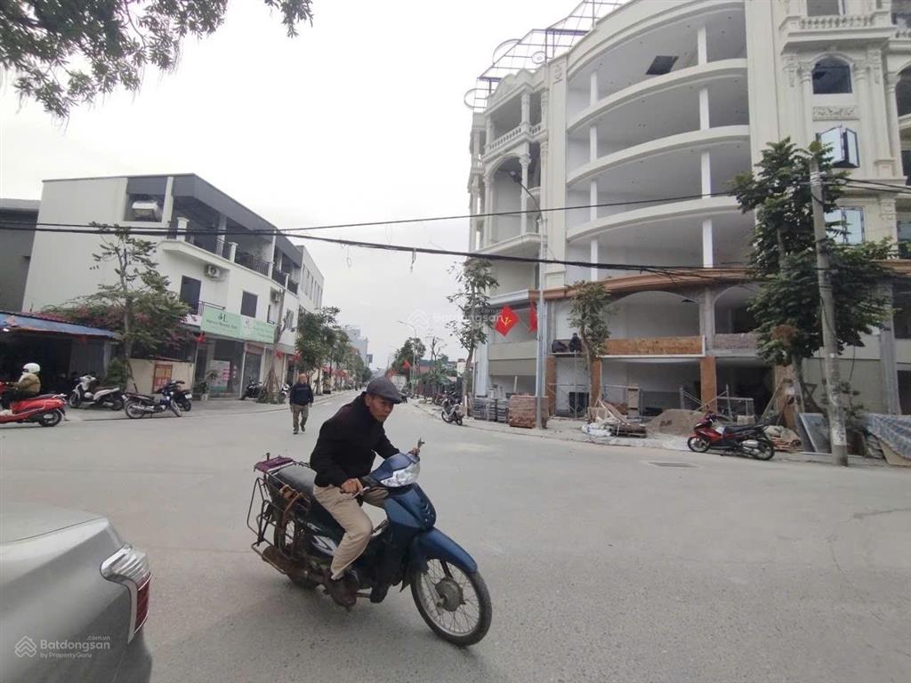 Nhà long biên, 90m2, 5 tầng mt 5m, 17.95 tỷ, gara ôtô thang máy, full nội thất