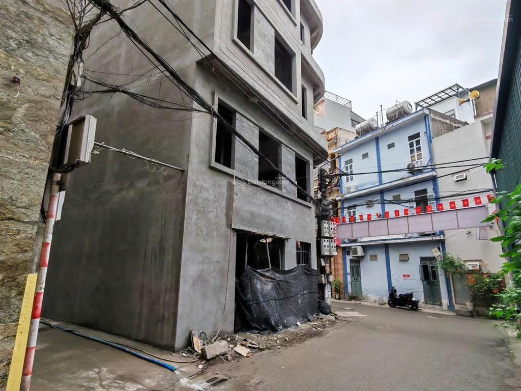 Phường sài đồng 17.8tỷ, 70m2, lô góc, 3 mặt thoáng, 6 tầng, thang máy, phân lô ôtô thông tránh,