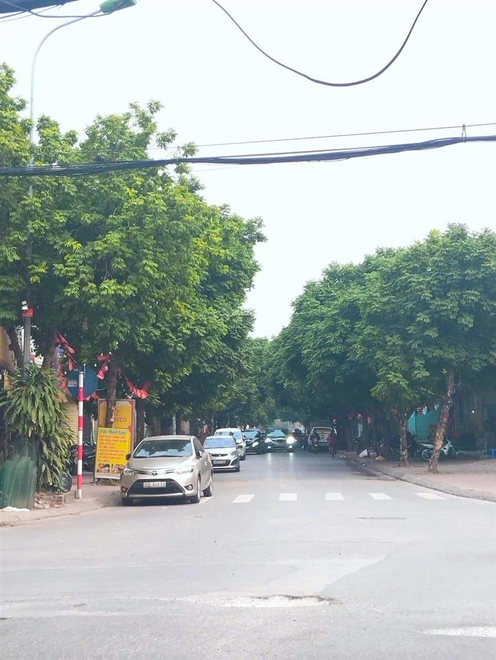 Bán nhà sài đồng 12.8 tỷ, 46m2, 4.2m nhà mới 7 tầng thang máy