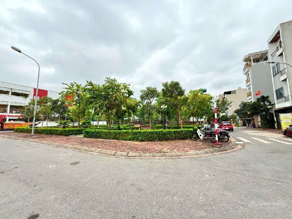 70m2, 23.4 tỷ, mt5.8m, phân lô nguyễn khắc viện  việt hưng, view công viên