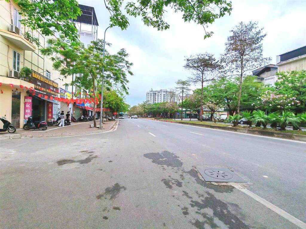 79m2, 22.5 tỷ, mặt tiền 8m, lô góc 3 mặt thoáng, phố chu huy mân, đường ôtô thông tránh