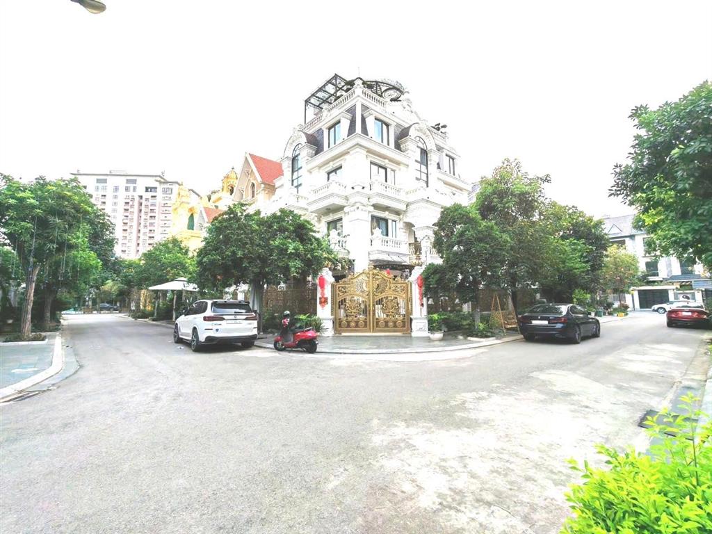 88 tỷ, 250m2, biệt thự việt hưng, căn góc, mt 17m, 4 tầng, thang máy