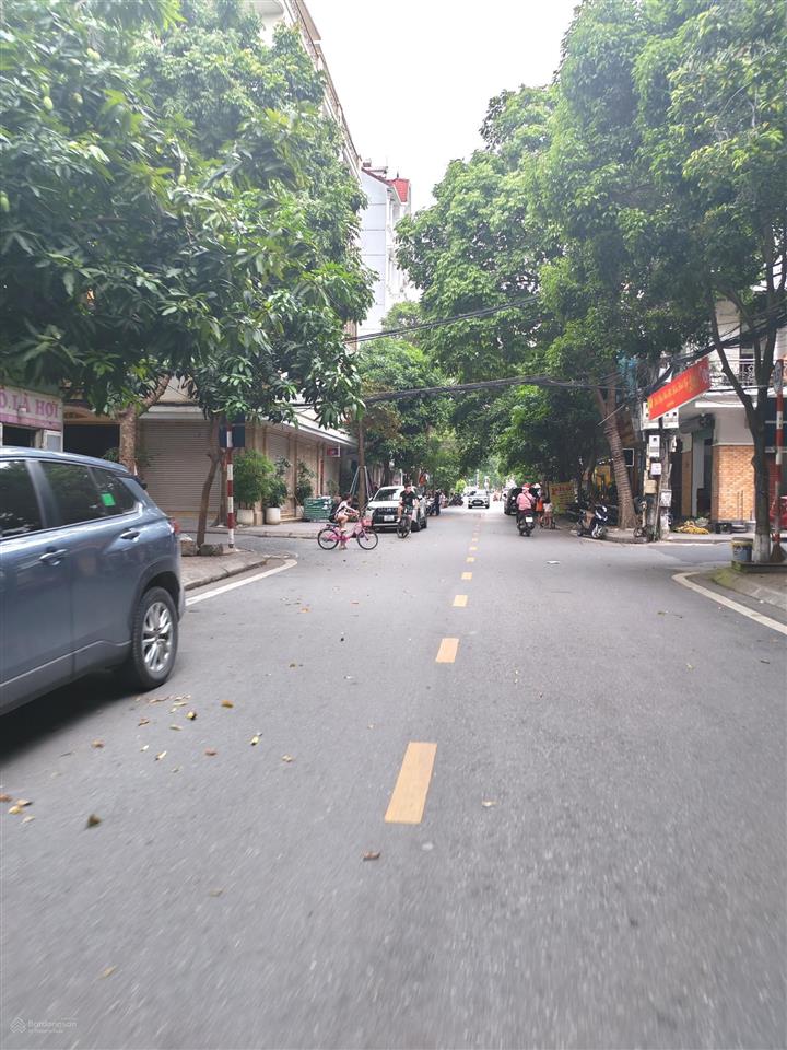 Phân lô quân đội 918, 18.2 tỷ, vỉa hè, oto tránh, mt4m, 8 tầng, thang máy, kinh doanh, sân golf