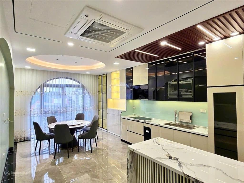Phân lô quân đội 918, 18.2 tỷ, vỉa hè, oto tránh, mt4m, 8 tầng, thang máy, kinh doanh, sân golf