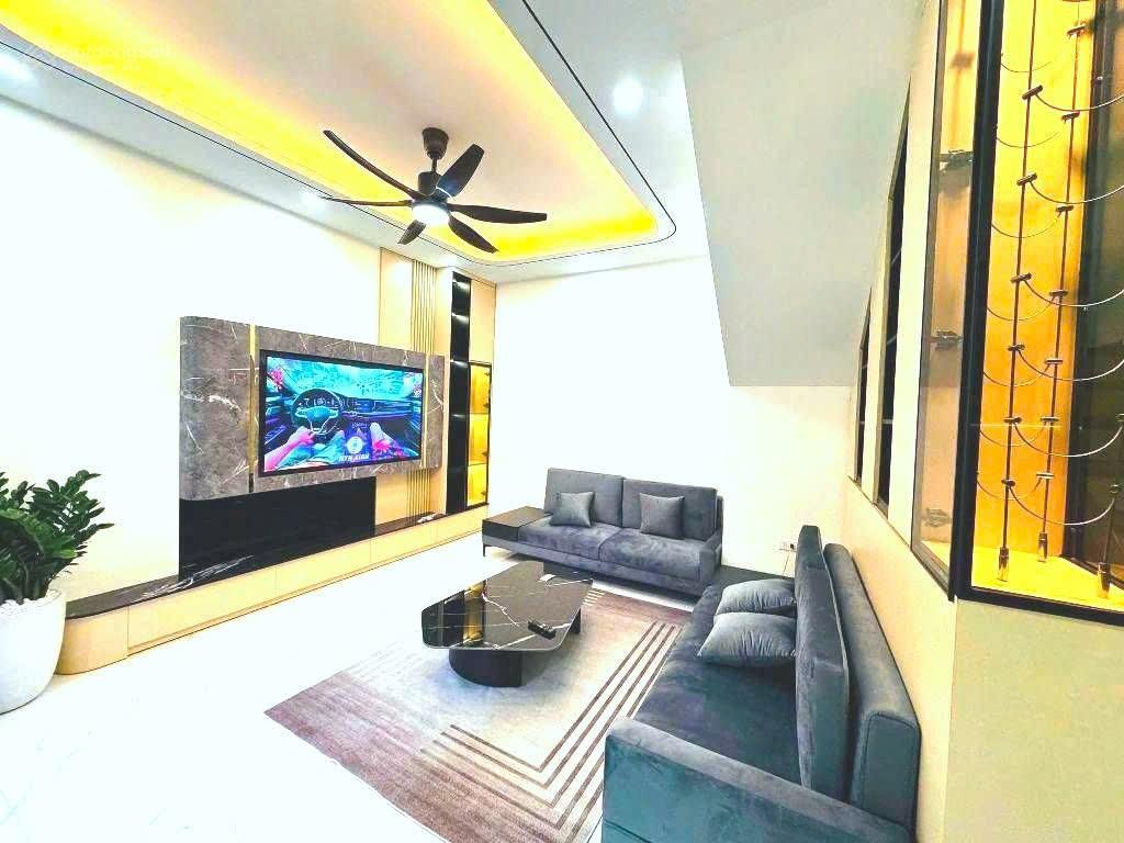 Nguyễn văn cừ  long biên, gia thụy, 60m2, mt8m, 12.9tỷ, căn góc, 5 tầng thang máy, full nội thất,