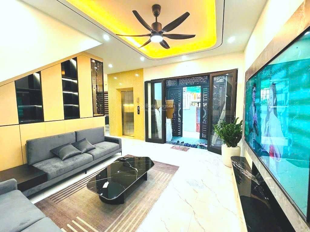 Nguyễn văn cừ  long biên, gia thụy, 60m2, mt8m, 12.9tỷ, căn góc, 5 tầng thang máy, full nội thất,