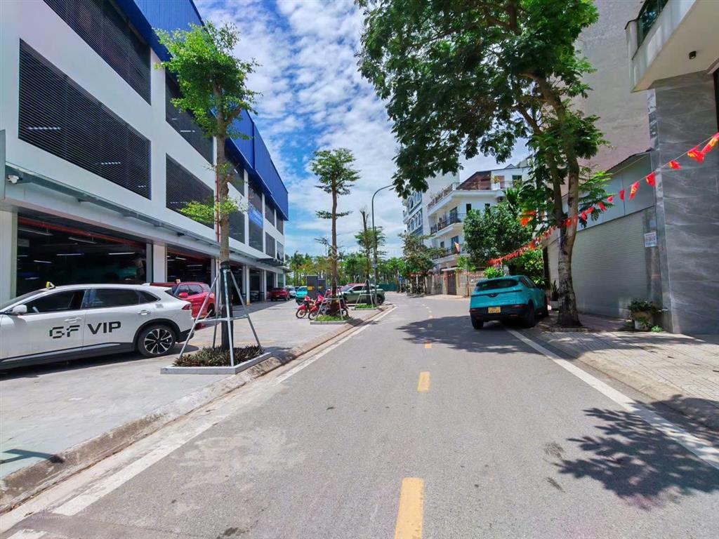 18 tỷ, tđc giang biên, long biên 75m², mt5m, 5 tầng dân xây