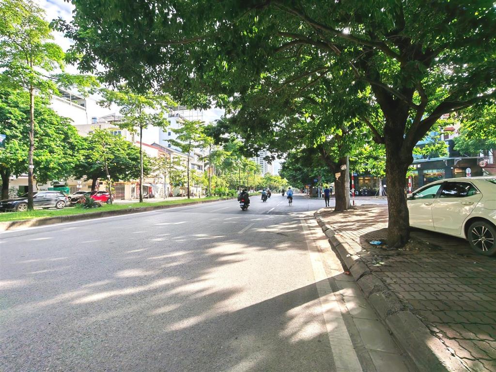 Biệt thự 300m2, 74,5 tỷ, phố hoàng thế thiện  chu huy mân, đt sài đồng, 5 tầng