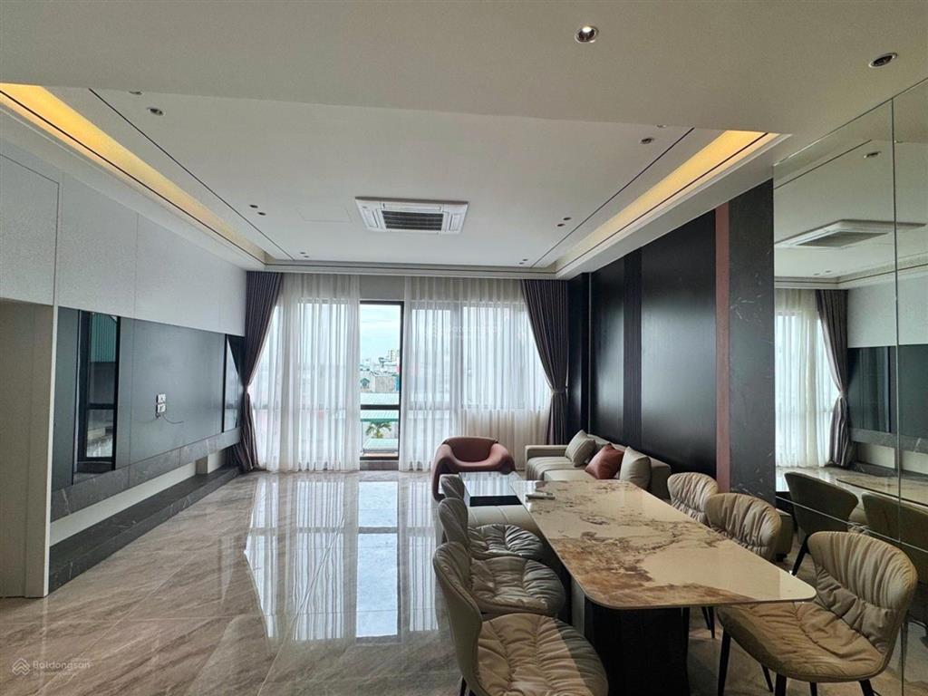 Nhà mới long biên, 50m², mt5.2m, 12.7 tỷ, 7 tầng thang máy, gara ô tô 7 chỗ