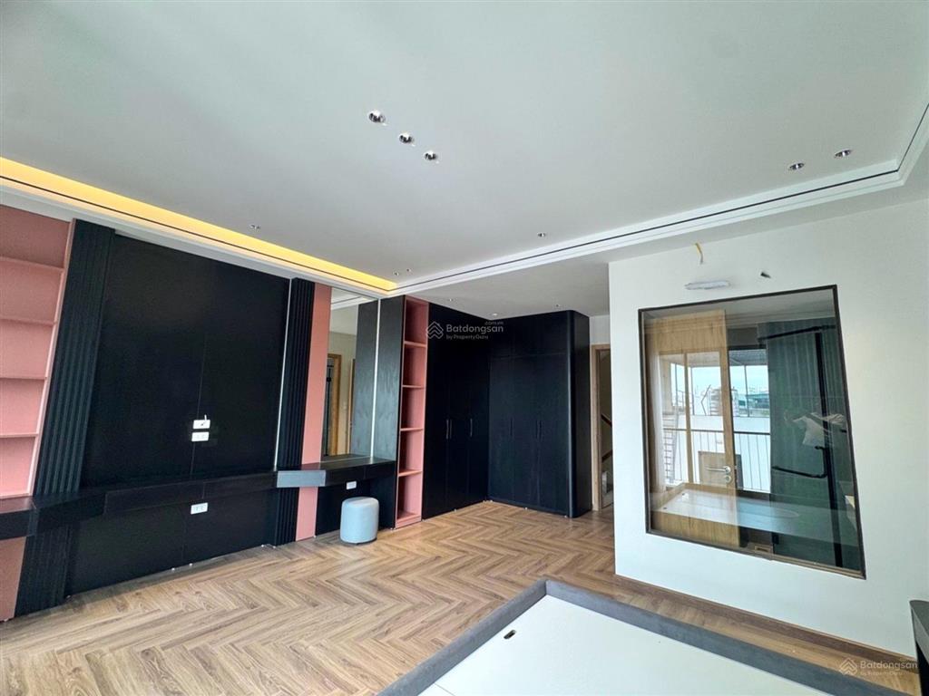 Nhà mới long biên, 50m², mt5.2m, 12.7 tỷ, 7 tầng thang máy, gara ô tô 7 chỗ
