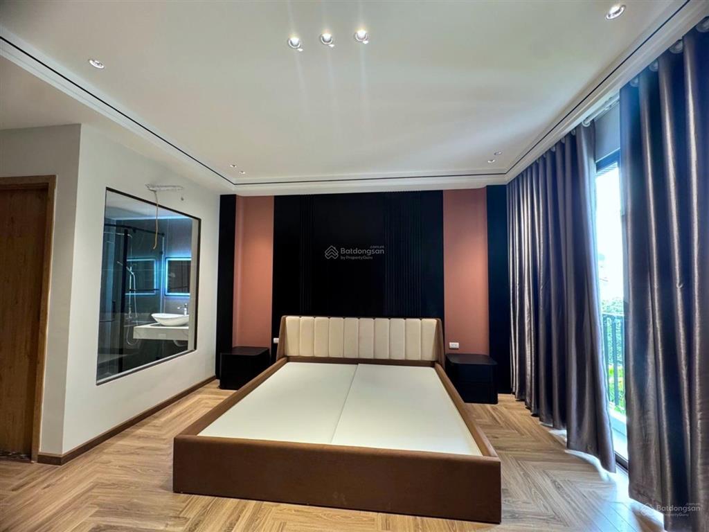 Nhà mới long biên, 50m², mt5.2m, 12.7 tỷ, 7 tầng thang máy, gara ô tô 7 chỗ