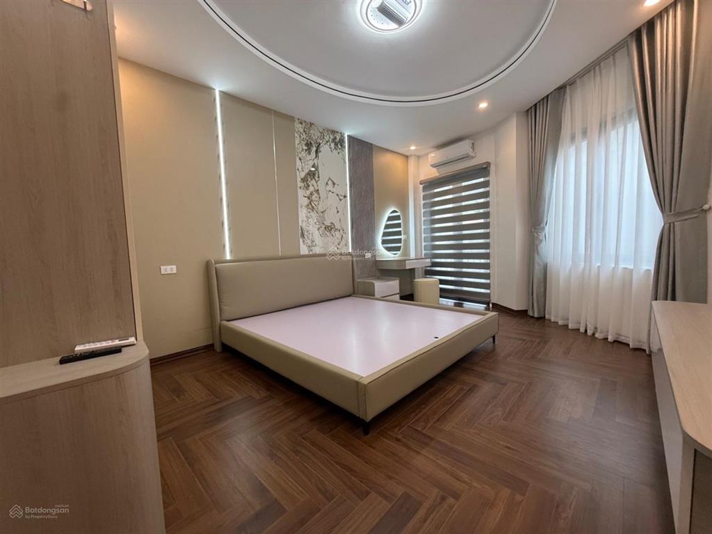 10,9 tỷ, nguyễn văn cừ  long biên, 6 tầng thang máy, mt 5m, ô tô, full nội thất