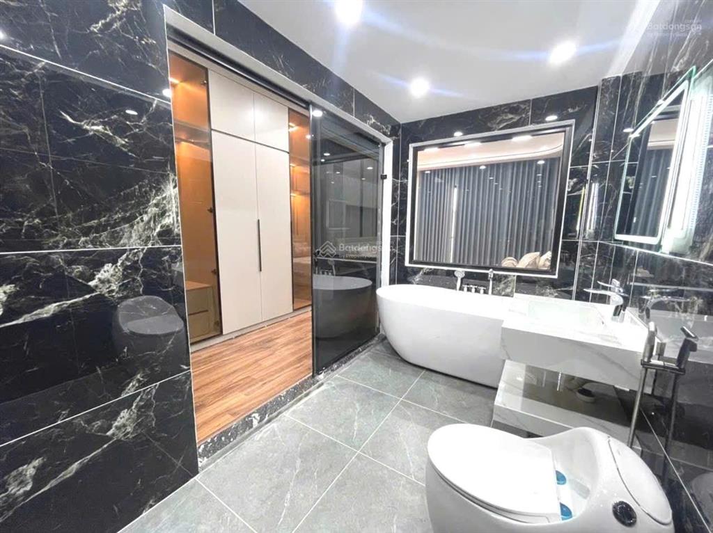 Nhà phố trạm  long biên, 15.7 tỷ 52m2 8t, thang máy, gara ô tô, full nội thất, cổ linh, hồng tiến